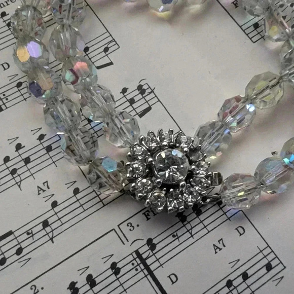 Elegant Crystal Beaded Necklace - Picture 5 of 14